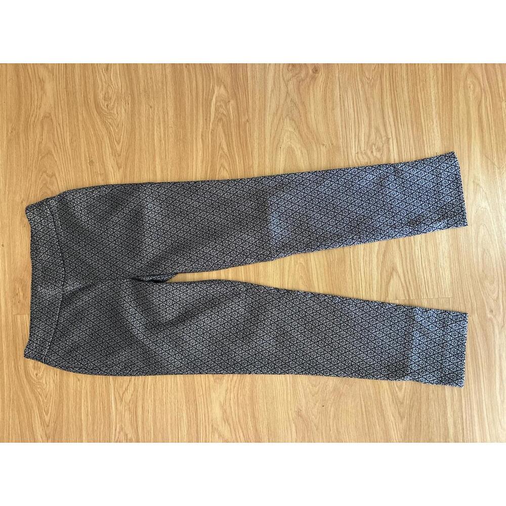 Chicos flat front, textured capri pants. Sz. 00R